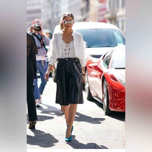 Styles in Black and White!  See at my live show. - Picture 8 of 16